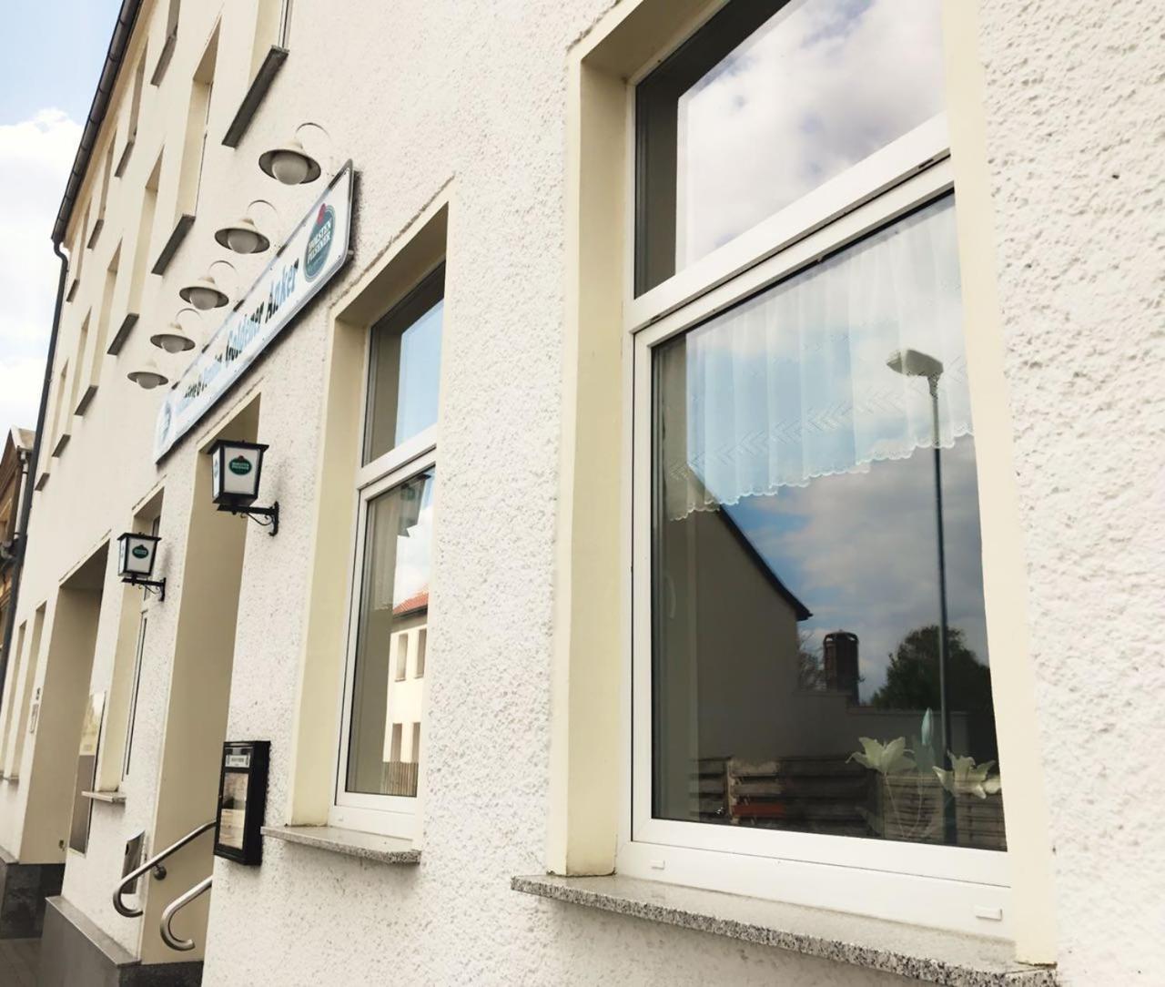 Hotel Goldener Anker Genthin Esterno foto