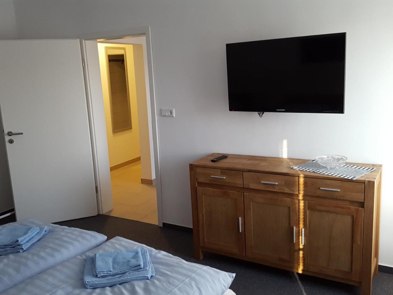 Hotel Goldener Anker Genthin Esterno foto