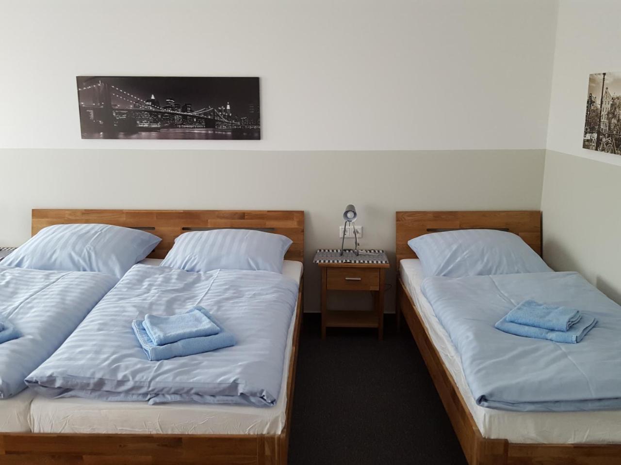 Hotel Goldener Anker Genthin Esterno foto