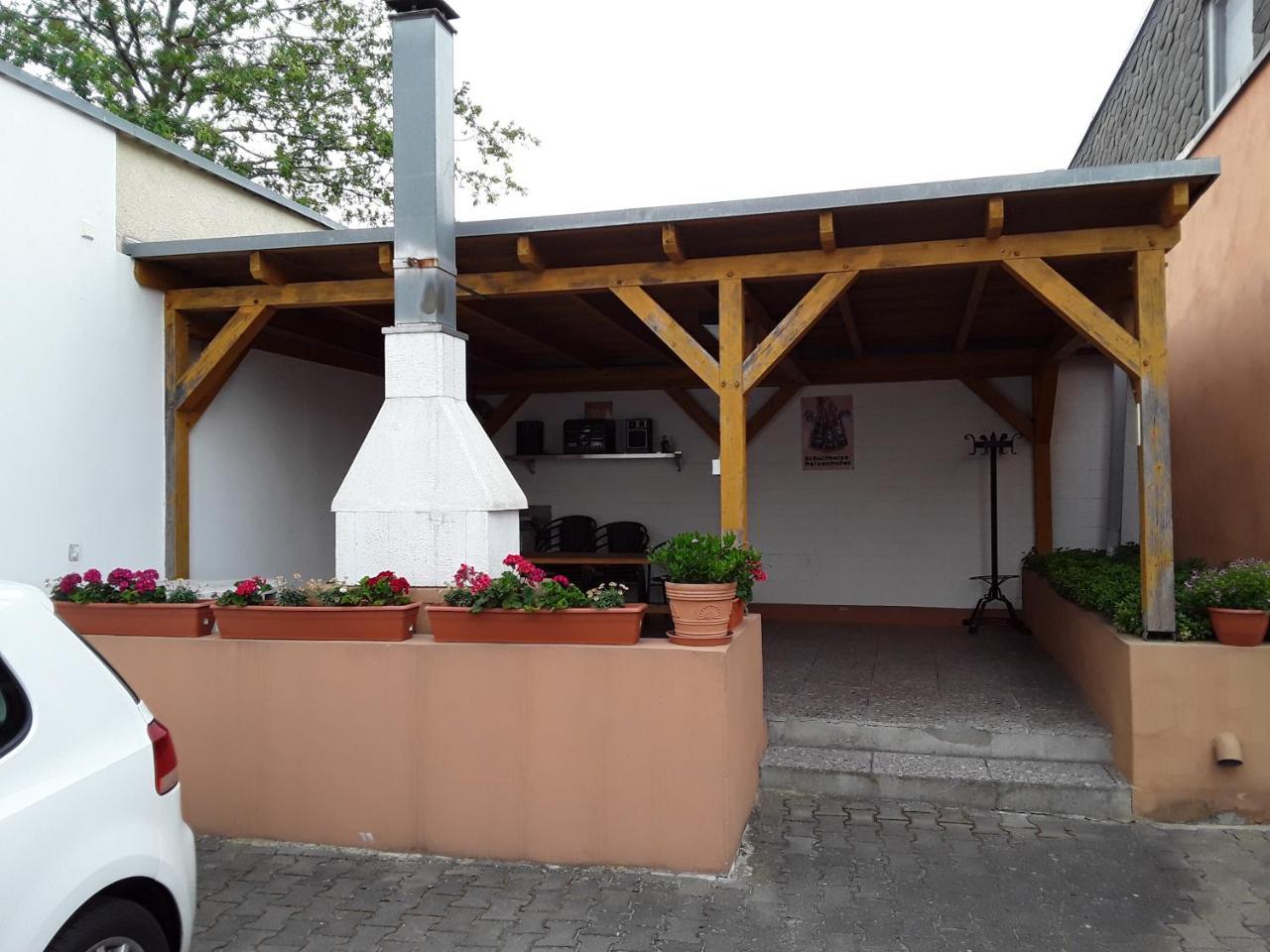 Hotel Goldener Anker Genthin Esterno foto