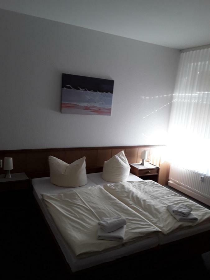Hotel Goldener Anker Genthin Esterno foto